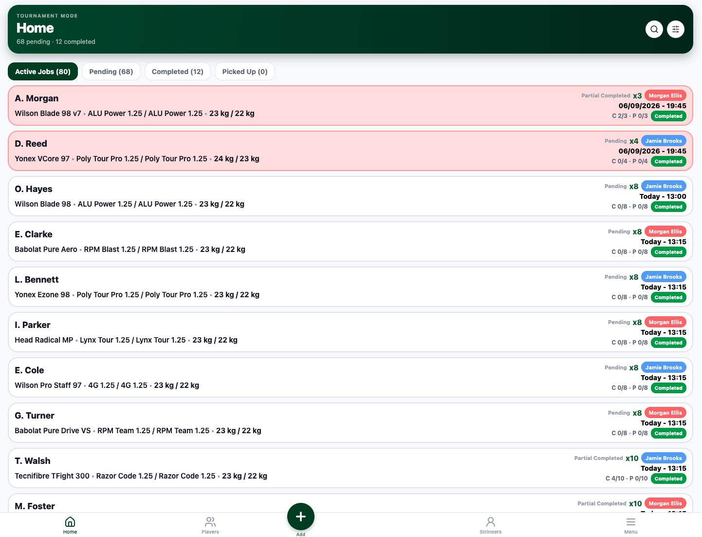 STRUNG Tournament desktop queue with 80 rackets and colour-coded stringer assignments. Fictional demo data.